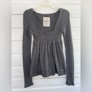 Hollister Soft Gray Long Sleeve Scoop Neck Sweater Size L